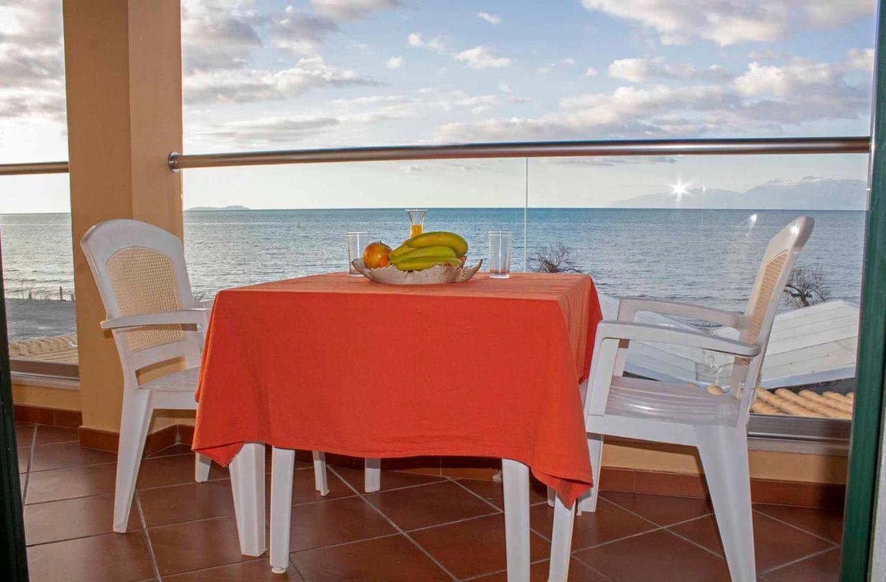 Frosos Beachfront Maisonette Acharavi Acharavi  Dış mekan fotoğraf